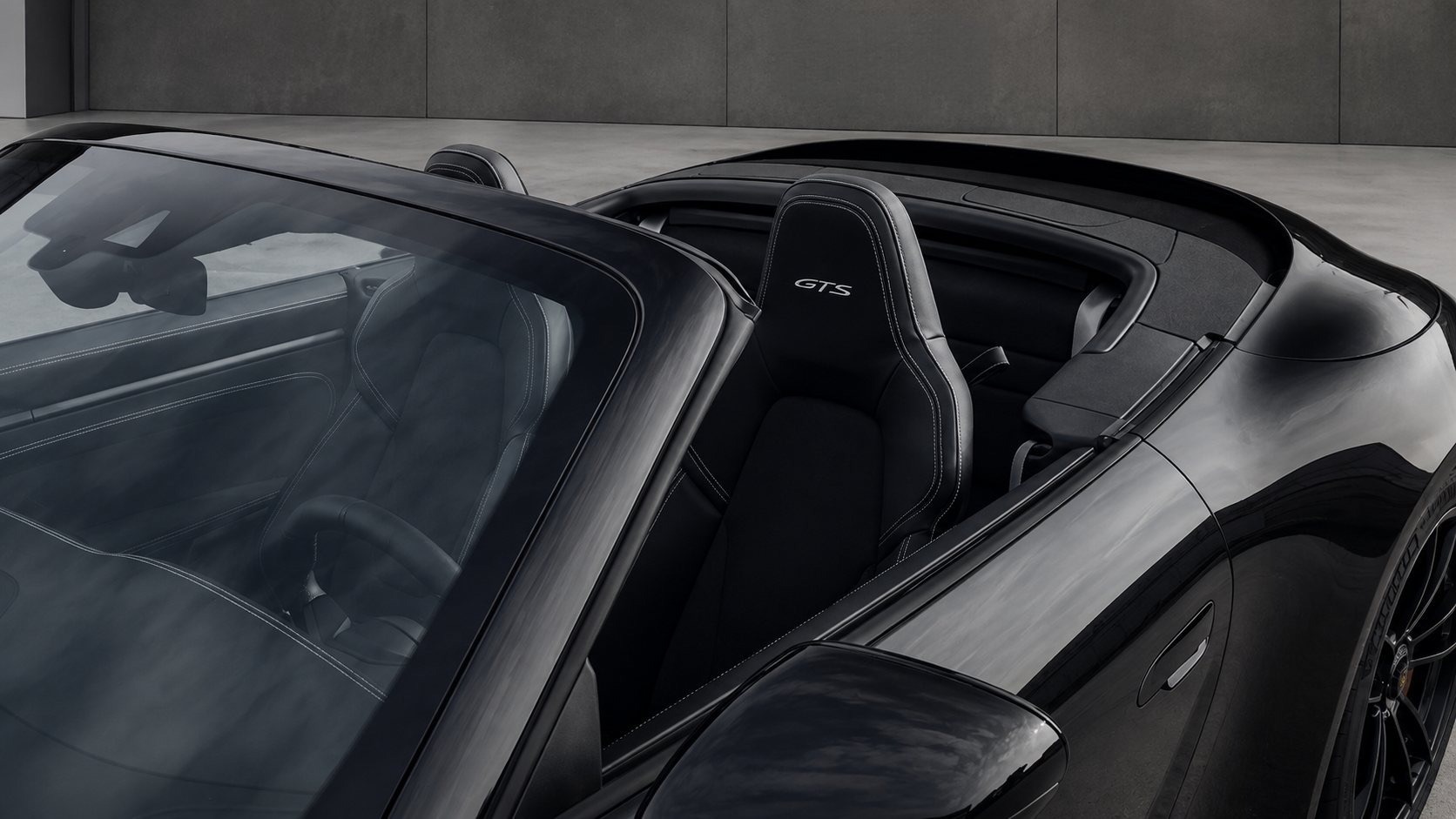 Noleggio Porsche 911 Carrera 4 GTS Cabrio a Milano, LEA’S Luxury Garage